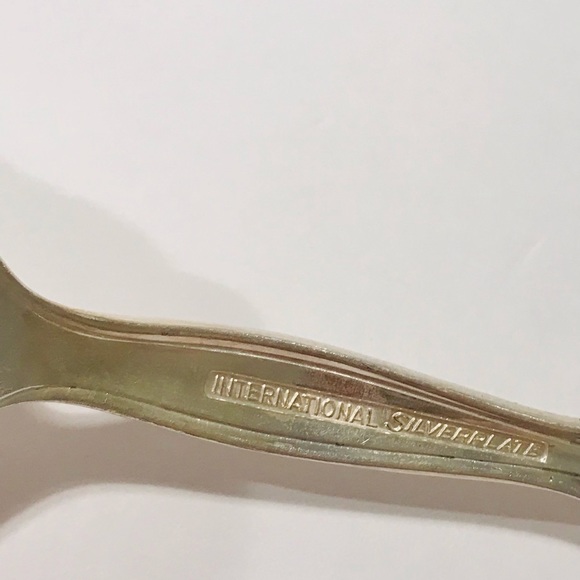 Vintage International Silverplate Casserole Spoon and Fork Set of 2 Serving Set - Picture 9 of 12